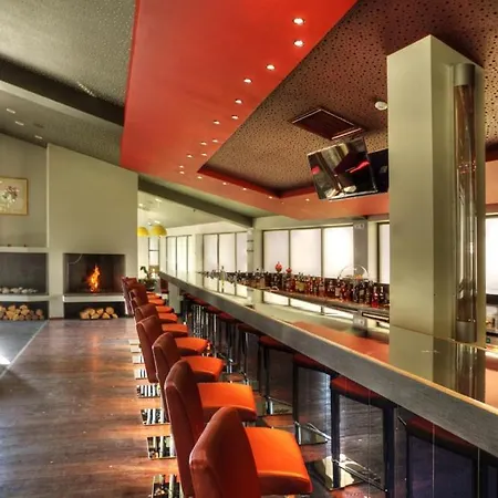 Апартаменты Alpine Charm *